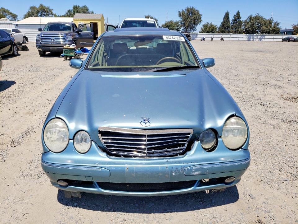 63252866 :رقم المزاد ، WDBJF65J12B476304 vin ، 2002 Mercedes-benz E مزاد بيع
