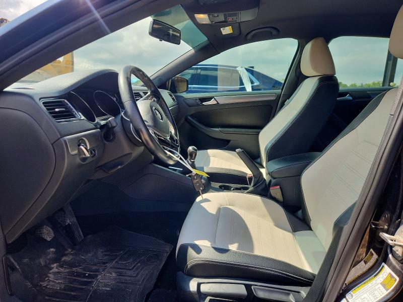 61023076 :رقم المزاد ، 3VWB17AJ0GM384386 vin ، 2016 Volkswagen Jetta مزاد بيع
