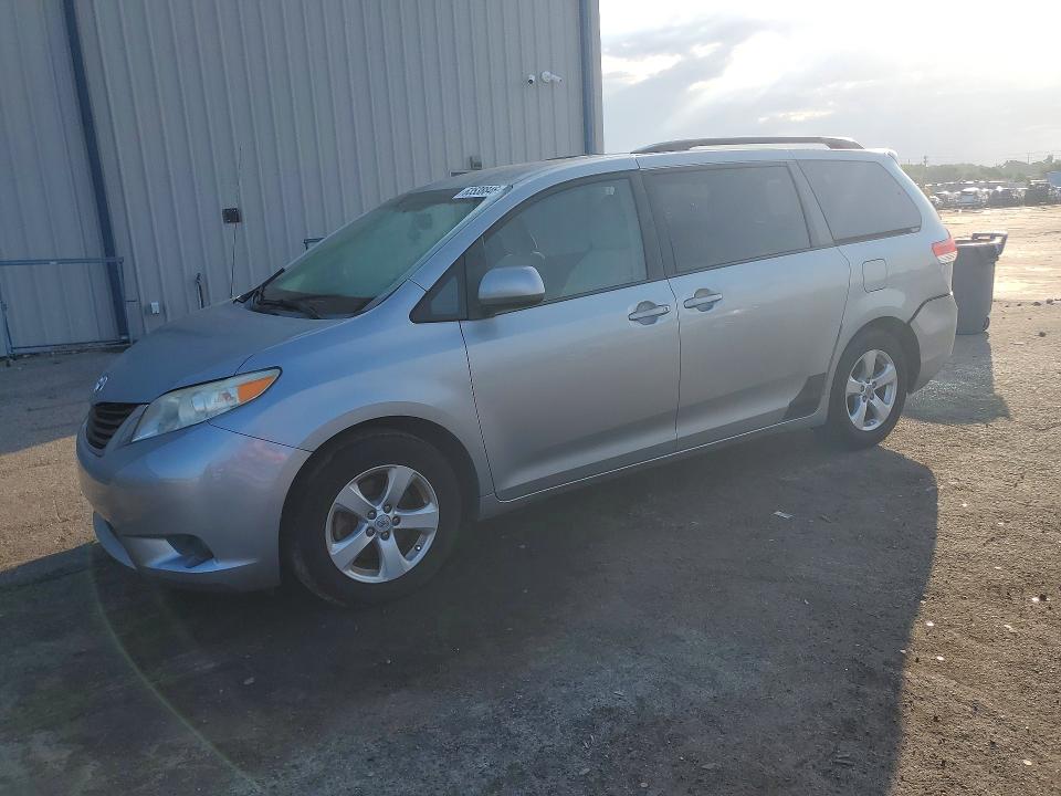 2012 Toyota Sienna მანქანა იყიდება აუქციონზე, vin: 5TDKK3DCXCS270654, აუქციონის ნომერი: 63538846