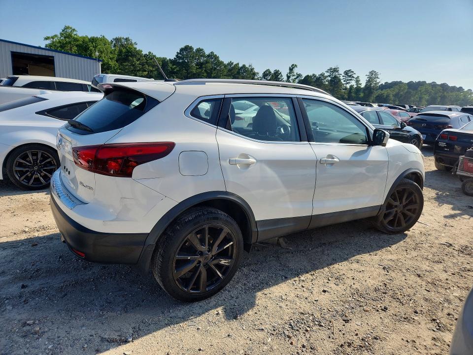 Продаж на аукціоні авто 2017 Nissan Rogue Sport, vin: JN1BJ1CR0HW131897, номер лоту: 57992146