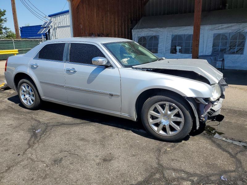 60980786 :رقم المزاد ، 2C3CA6CT5AH279692 vin ، 2010 Chrysler 300c مزاد بيع