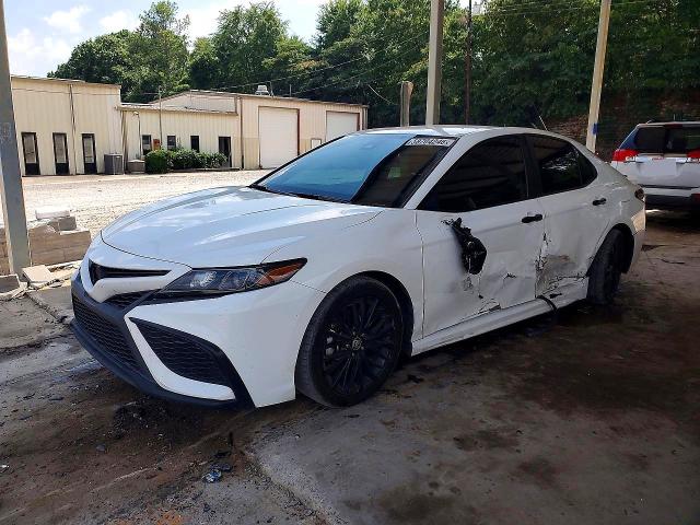 58704246 :رقم المزاد ، 4T1T11AKXMU481580 vin ، 2021 Toyota Camry مزاد بيع