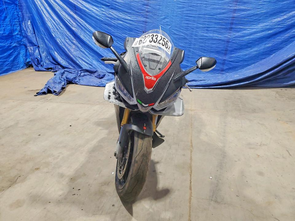 62233256 :رقم المزاد ، ZD4KYUA01NS000399 vin ، 2022 Aprilia Rsv4 مزاد بيع