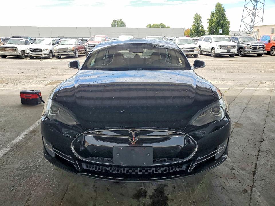 2014 Tesla Model S მანქანა იყიდება აუქციონზე, vin: 5YJSA1H18EFP35648, აუქციონის ნომერი: 61920426
