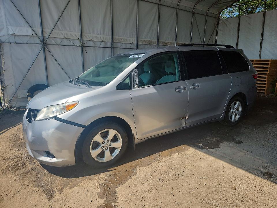 Aukcja sprzedaży 2017 Toyota Sienna, vin: 5TDKZ3DC8HS863657, numer aukcji: 57869146