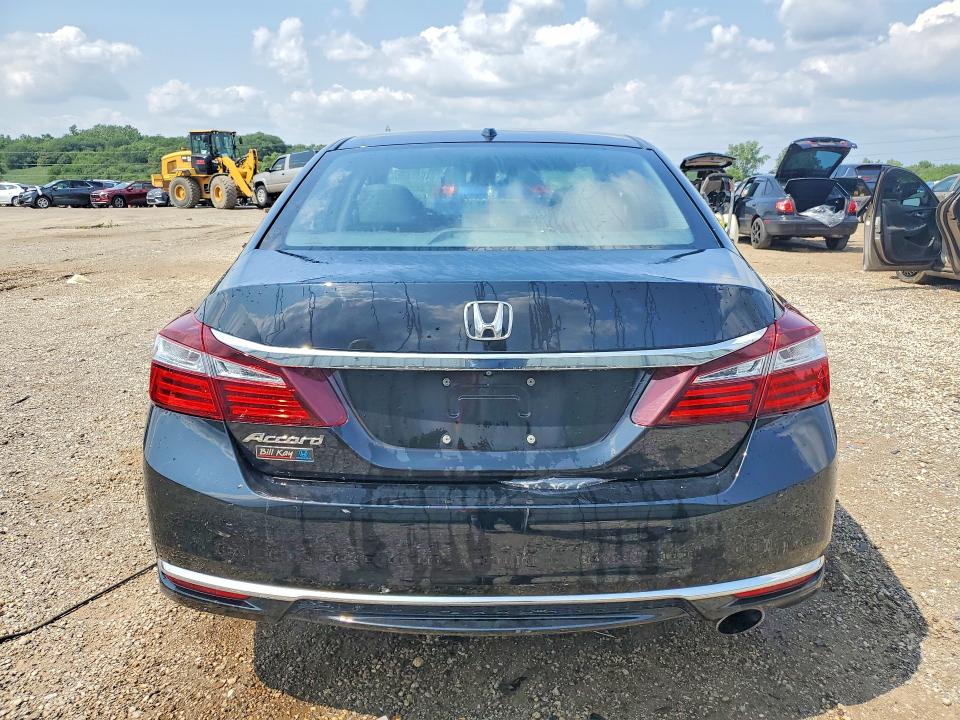 Продажа на аукционе авто 2017 Honda Accord, vin: 1HGCR2F98HA135108, номер лота: 61811806