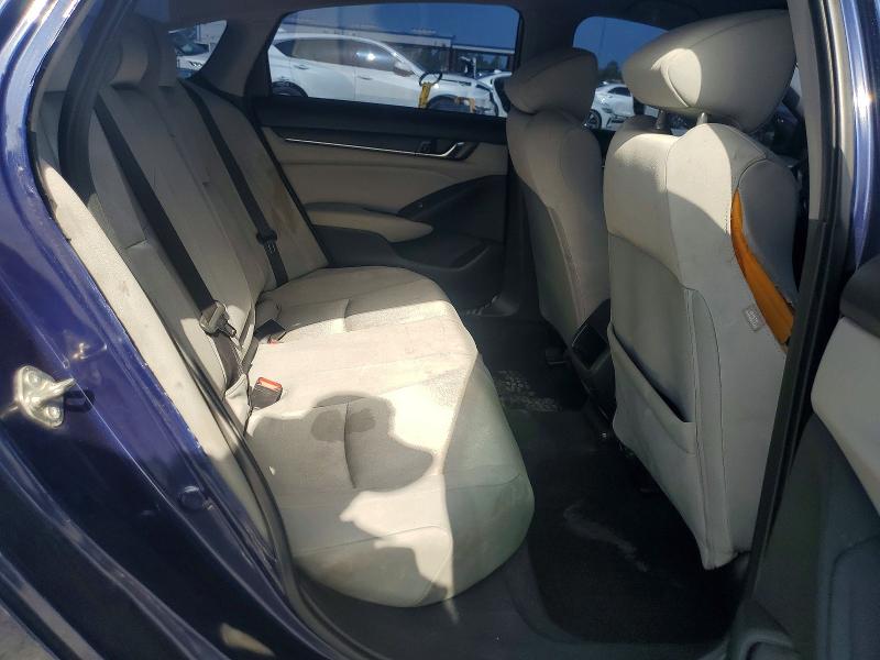 Auction sale of the 2018 Honda Accord, vin: 1HGCV1F16JA069423, lot number: 60268336