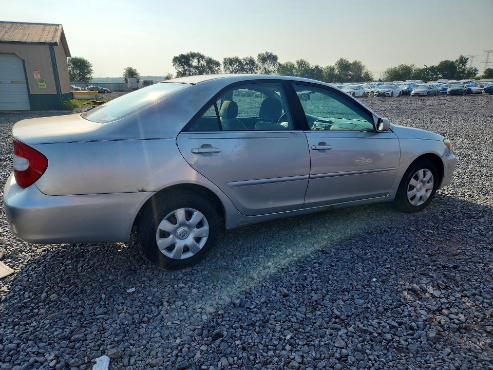 62630046 :رقم المزاد ، 4T1BE32K92U049828 vin ، 2002 Toyota Camry مزاد بيع