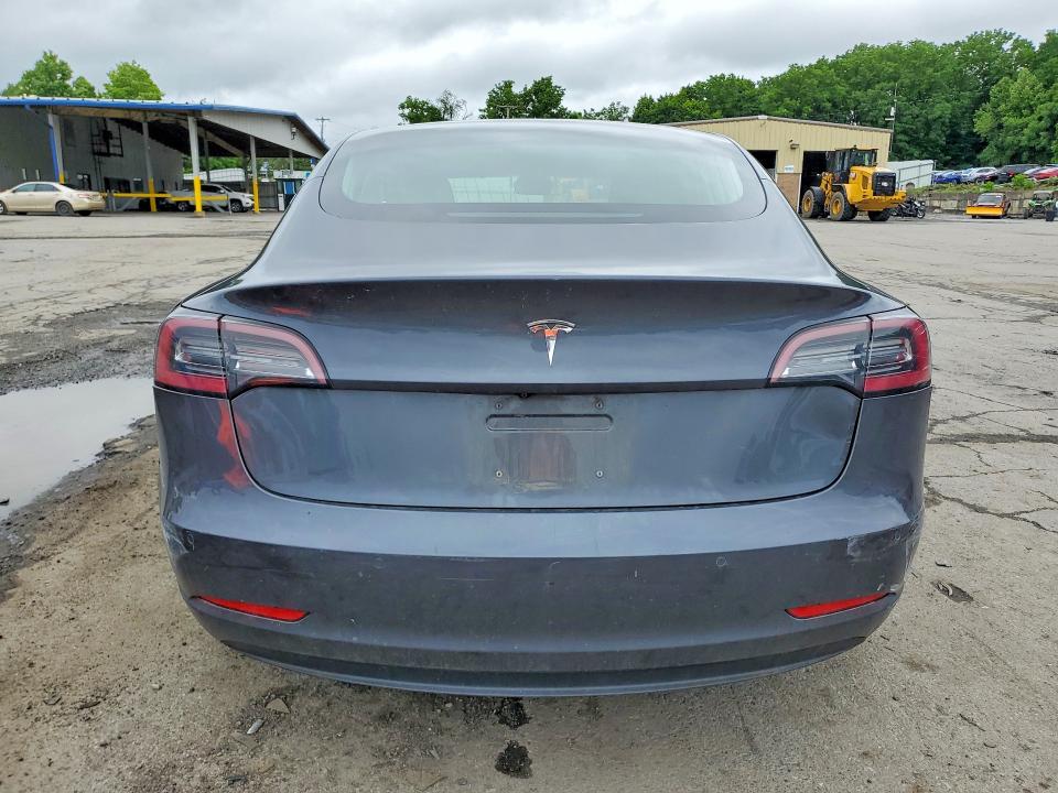 Продажа на аукционе авто 2018 Tesla Model 3, vin: 5YJ3E1EA5JF101995, номер лота: 79135435