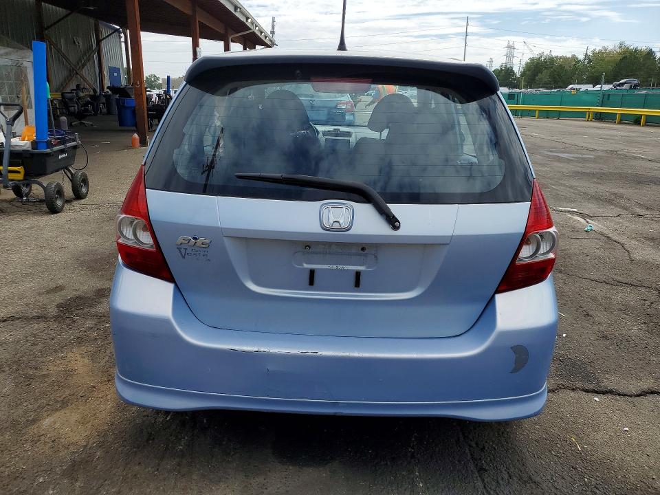 Продажа на аукционе авто 2008 Honda Fit, vin: JHMGD38658S033779, номер лота: 62513876