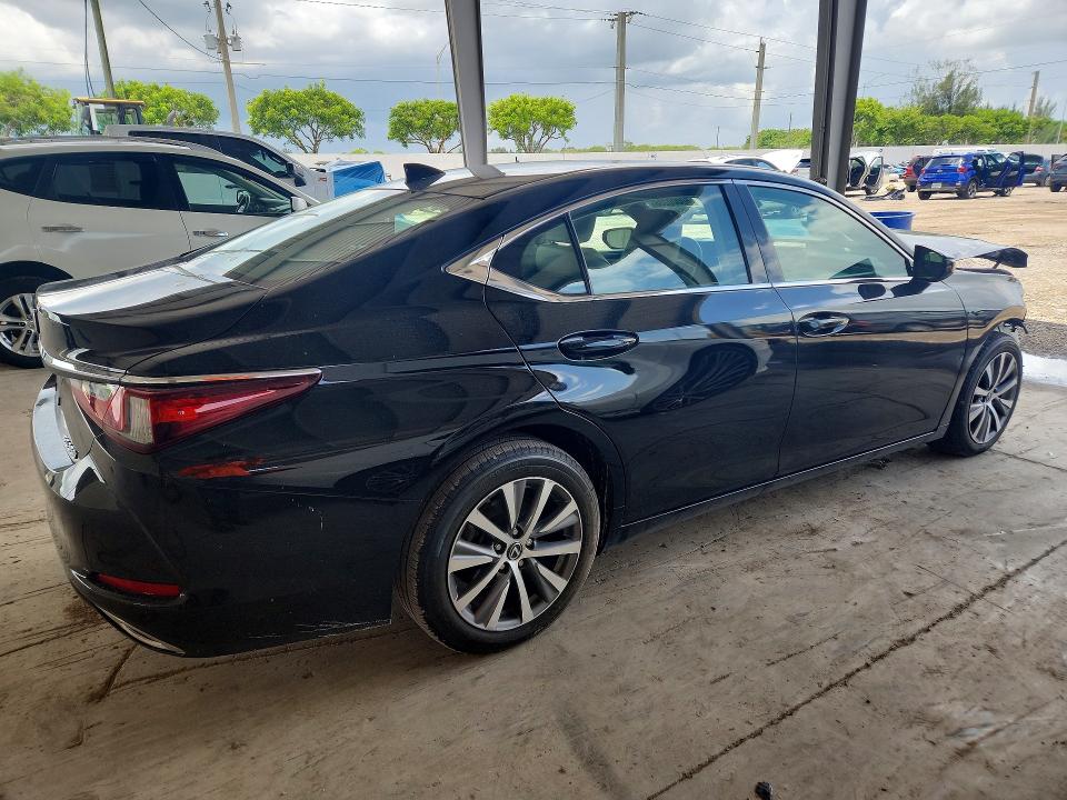 2020 Lexus Es 350 მანქანა იყიდება აუქციონზე, vin: 58ACZ1B19LU070774, აუქციონის ნომერი: 60000236