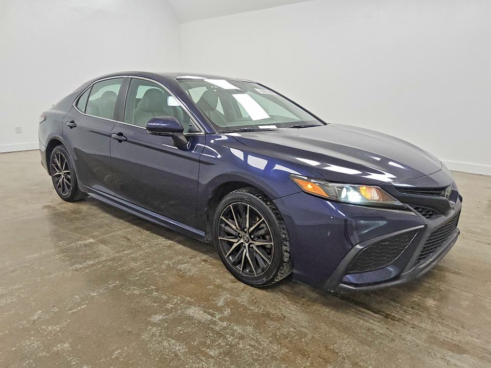 Продаж на аукціоні авто 2022 Toyota Camry, vin: 4T1G11AKXNU003825, номер лоту: 59389276