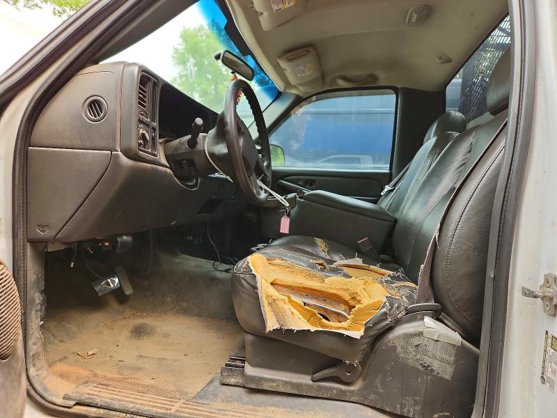 61535306 :رقم المزاد ، 1GTHC24U74E401654 vin ، 2004 Gmc Sierra مزاد بيع