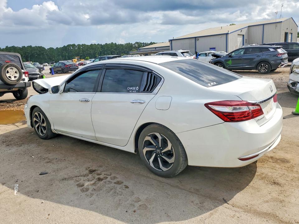 Продажа на аукционе авто 2017 Honda Accord, vin: 1HGCR2F80HA154128, номер лота: 61054376