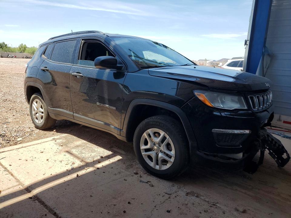 60811566 :رقم المزاد ، 3C4NJDAB1JT180359 vin ، 2018 Jeep Compass مزاد بيع
