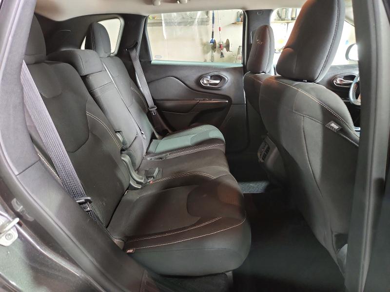 61352606 :رقم المزاد ، 1C4PJLCS9GW273097 vin ، 2016 Jeep Cherokee مزاد بيع
