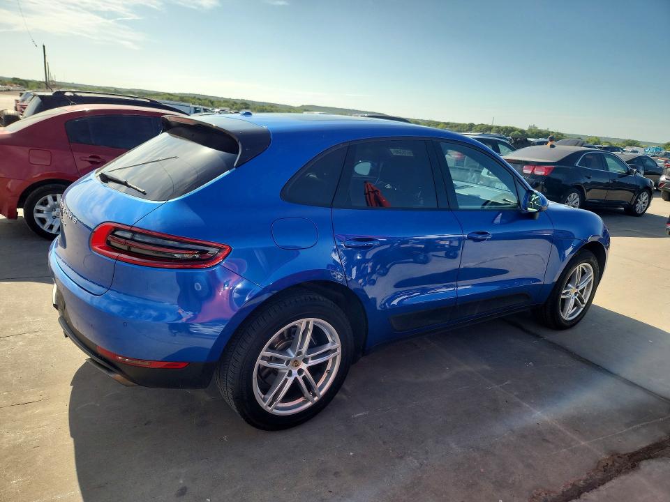 60678386 :رقم المزاد ، WP1AA2A54HLB83936 vin ، 2017 Porsche Macan مزاد بيع