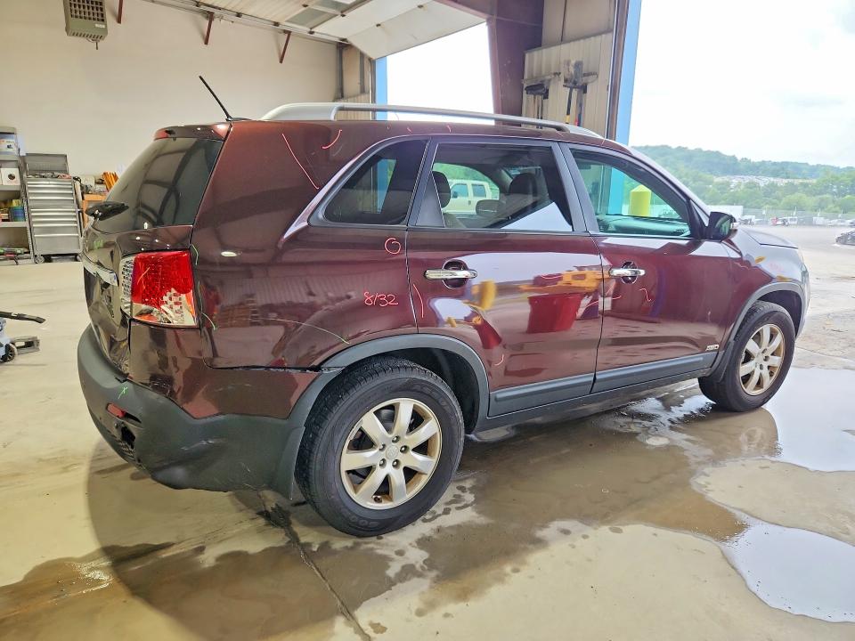 Продажа на аукционе авто 2011 Kia Sorento, vin: 5XYKTCA19BG060011, номер лота: 61230056
