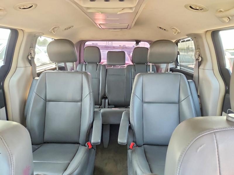 2011 Volkswagen Routan მანქანა იყიდება აუქციონზე, vin: 2V4RW3DG9BR670806, აუქციონის ნომერი: 61477926