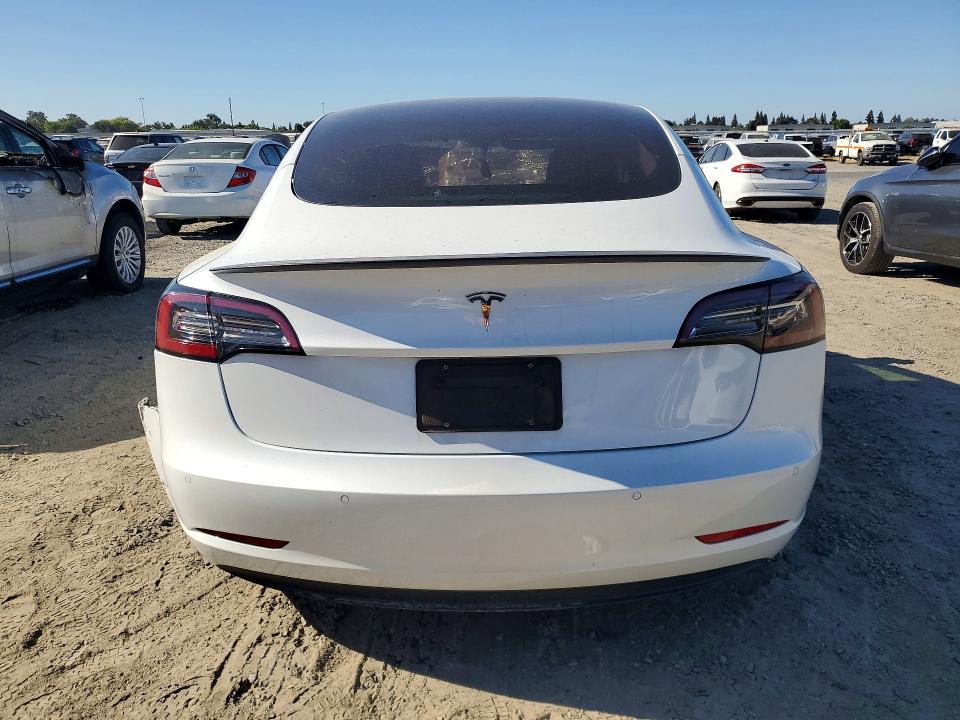 60497436 :رقم المزاد ، 5YJ3E1EA5MF985585 vin ، 2021 Tesla Model 3 مزاد بيع