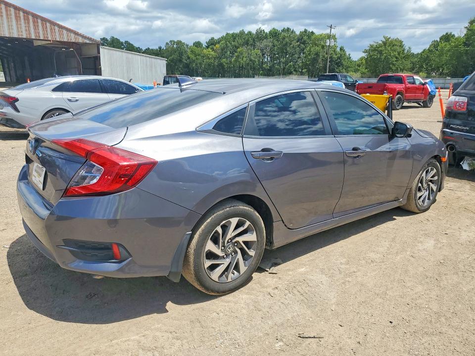 Продажа на аукционе авто 2018 Honda Civic, vin: 2HGFC2F73JH578304, номер лота: 62353776