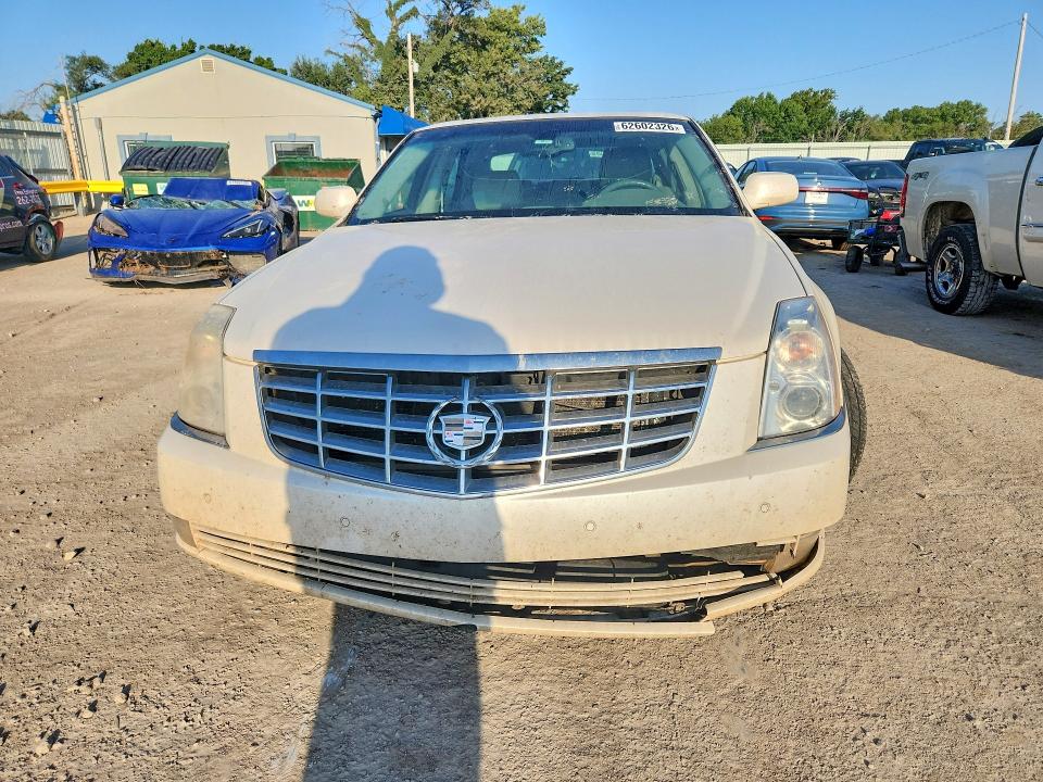Продажа на аукционе авто 2010 Cadillac Dts, vin: 1G6KD5EY9AU131868, номер лота: 62602326