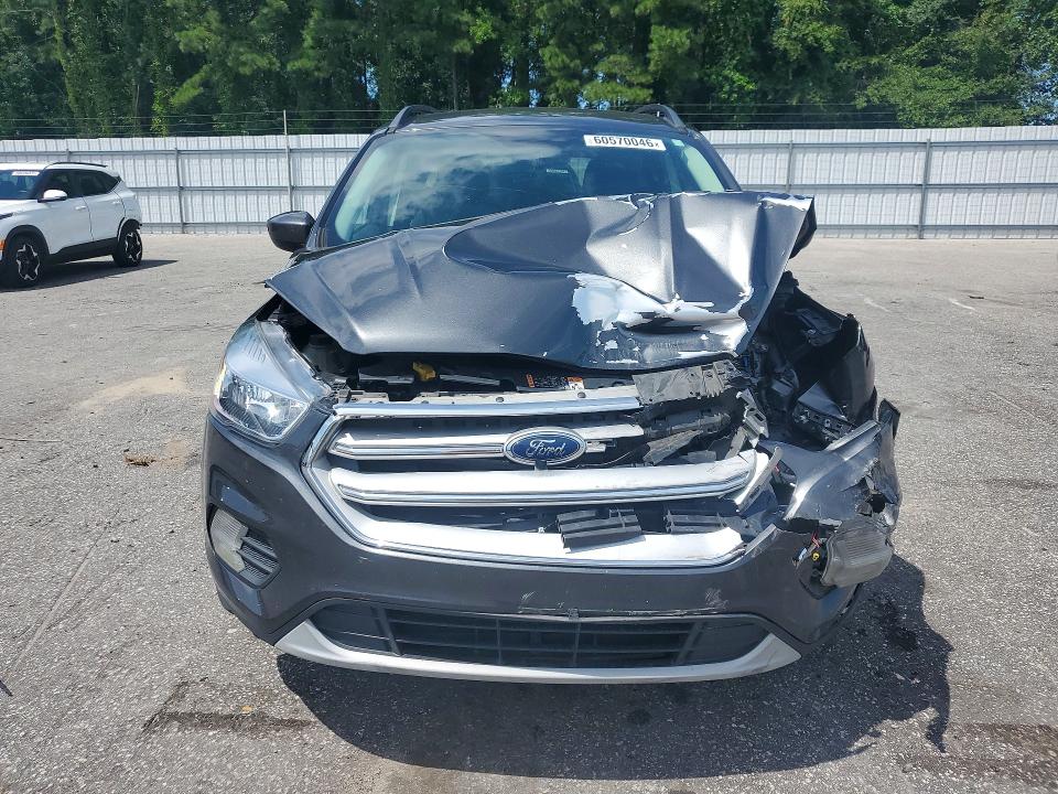 60570046 :رقم المزاد ، 1FMCU9GD3JUD33748 vin ، 2018 Ford Escape مزاد بيع