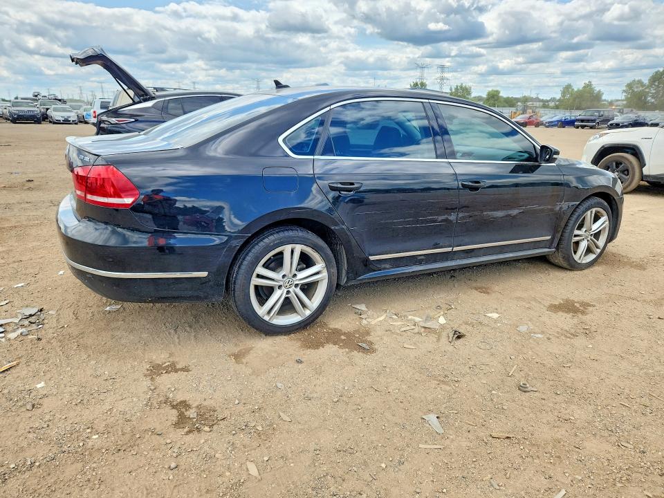 61959666 :رقم المزاد ، 1VWCN7A38EC074043 vin ، 2014 Volkswagen Passat مزاد بيع