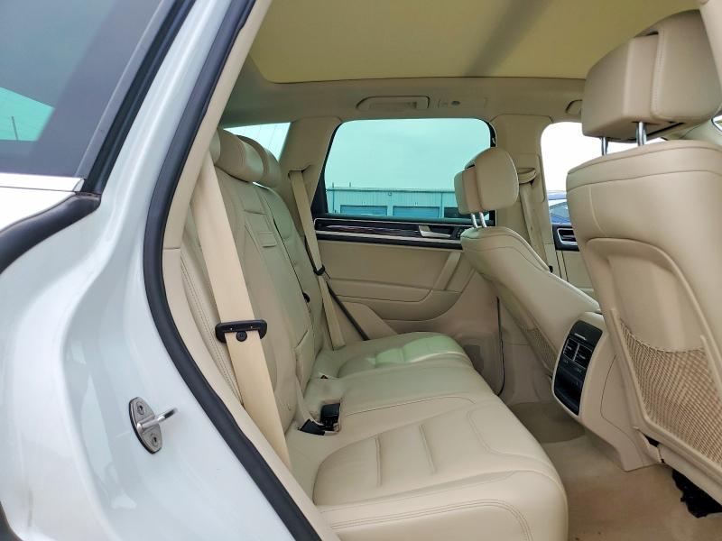 59870406 :رقم المزاد ، WVGEF9BP4DD002167 vin ، 2013 Volkswagen Touareg مزاد بيع
