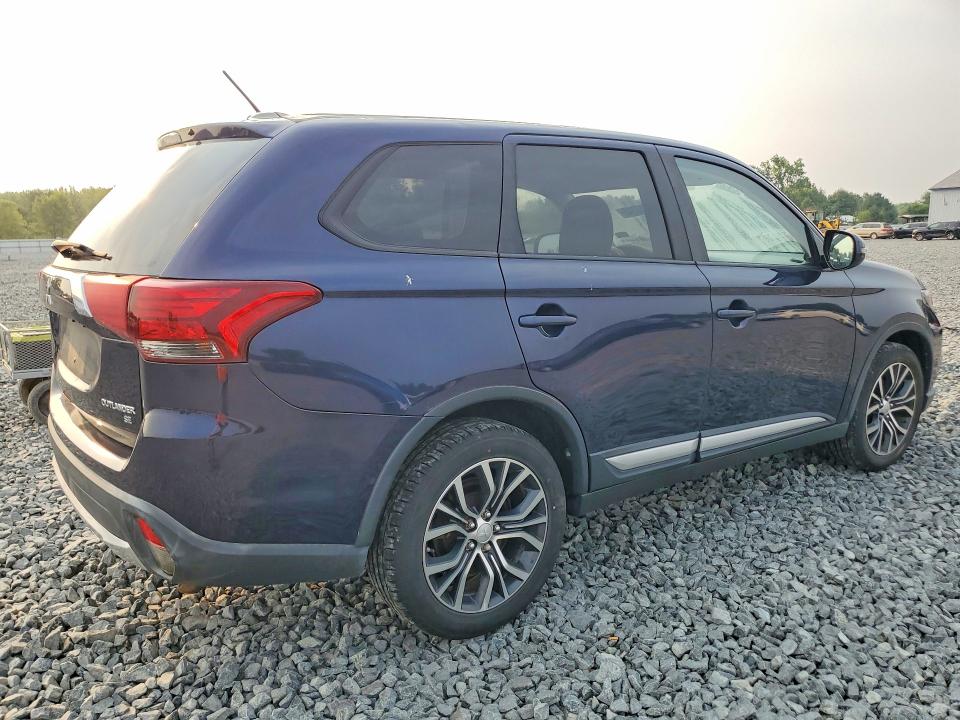 Продажа на аукционе авто 2016 Mitsubishi Outlander, vin: JA4AZ3A33GZ013667, номер лота: 61882846