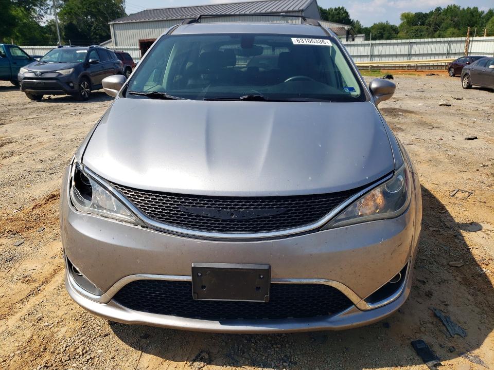 Продажа на аукционе авто 2017 Chrysler Pacifica, vin: 2C4RC1BG2HR576575, номер лота: 63106336