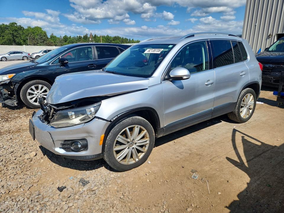 62130706 :رقم المزاد ، WVGBV7AX6FW106100 vin ، 2015 Volkswagen Tiguan مزاد بيع