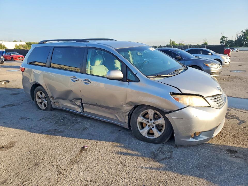 Продаж на аукціоні авто 2015 Toyota Sienna, vin: 5TDKK3DC3FS570847, номер лоту: 60381756