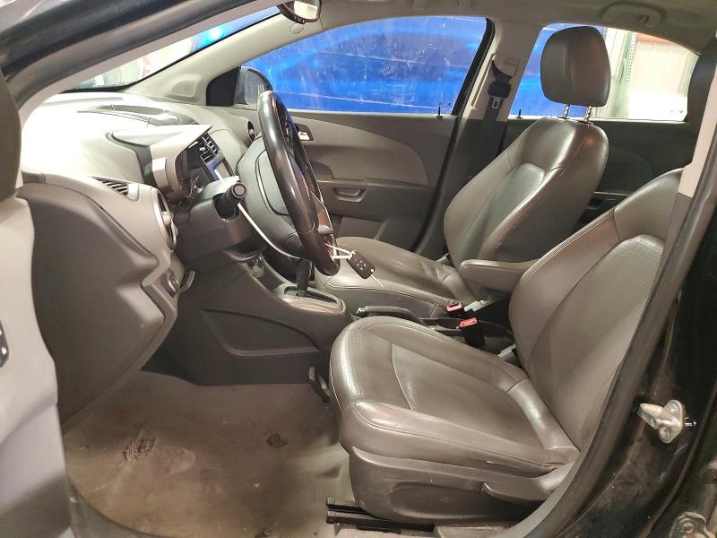 62721356 :رقم المزاد ، 1G1JE5SB1F4107912 vin ، 2015 Chevrolet Sonic مزاد بيع