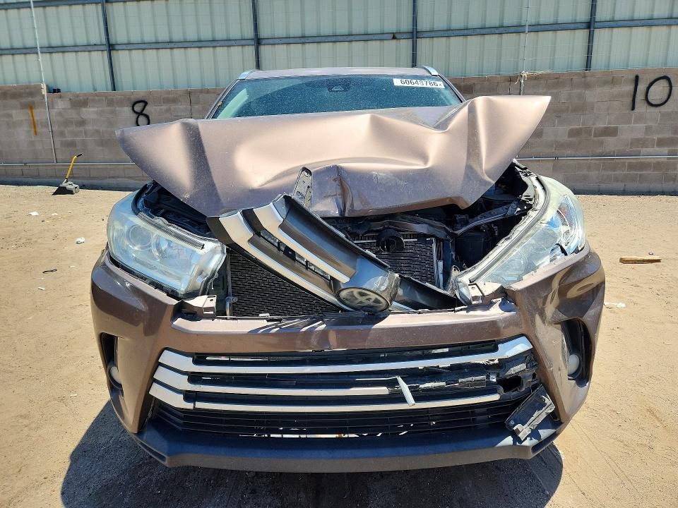 2019 Toyota Highlander მანქანა იყიდება აუქციონზე, vin: 5TDJZRFH5KS717926, აუქციონის ნომერი: 60648786