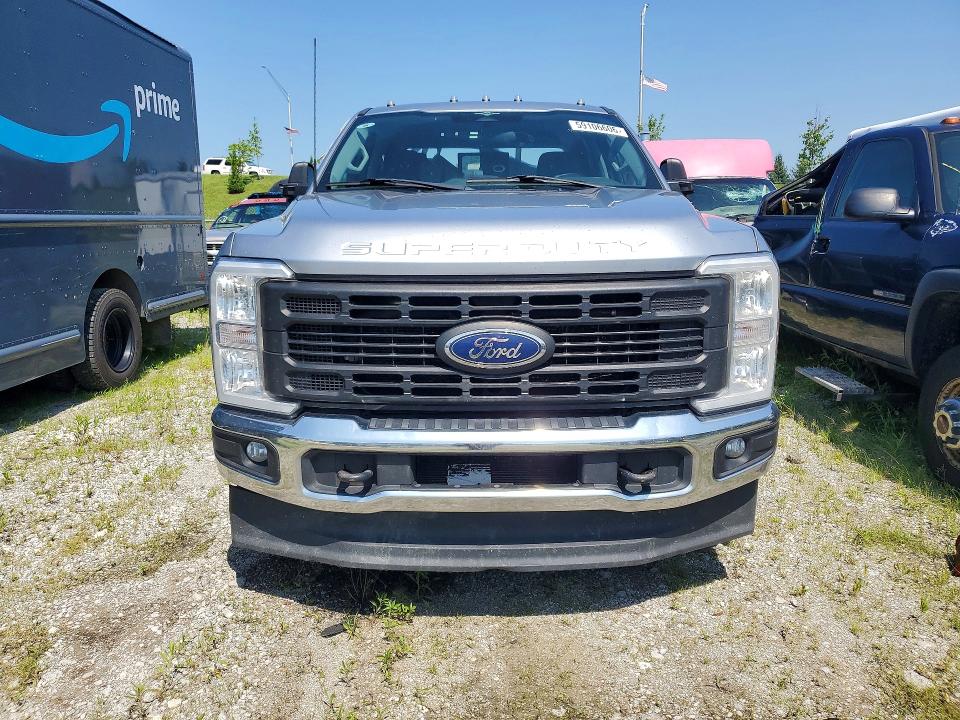 59106606 :رقم المزاد ، 1FT8W3DT1PEC34555 vin ، 2023 Ford F350 مزاد بيع