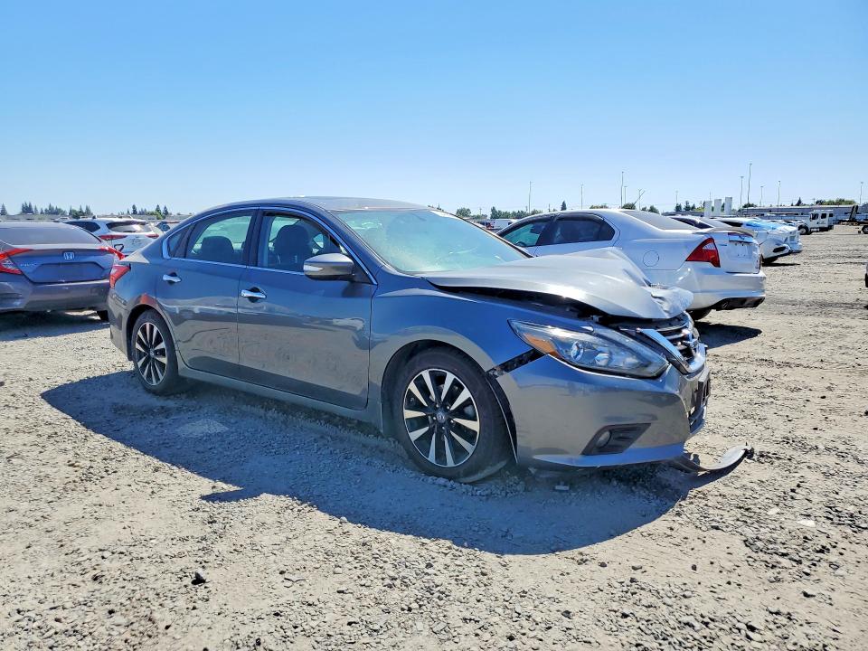 2017 Nissan Altima მანქანა იყიდება აუქციონზე, vin: 1N4AL3APXHC498958, აუქციონის ნომერი: 60498646