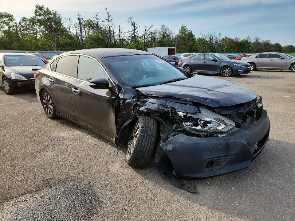 60791766 :رقم المزاد ، 1N4AL3AP7HC225704 vin ، 2017 Nissan Altima مزاد بيع