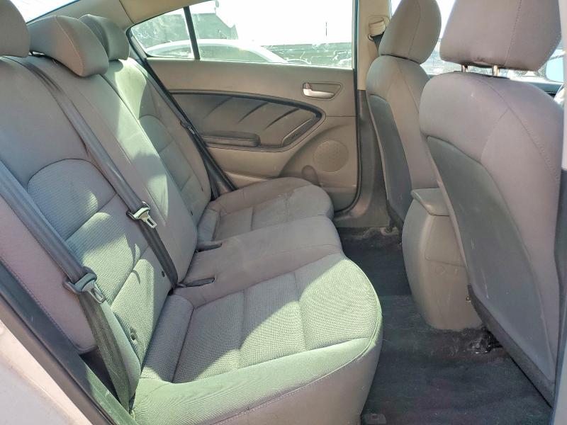 63208476 :رقم المزاد ، 3KPFK4A76HE058334 vin ، 2017 Kia Forte مزاد بيع