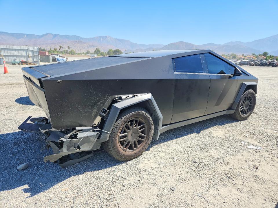 63382736 :رقم المزاد ، 7G2CEHED5RA043797 vin ، 2024 Tesla Cybertruck مزاد بيع