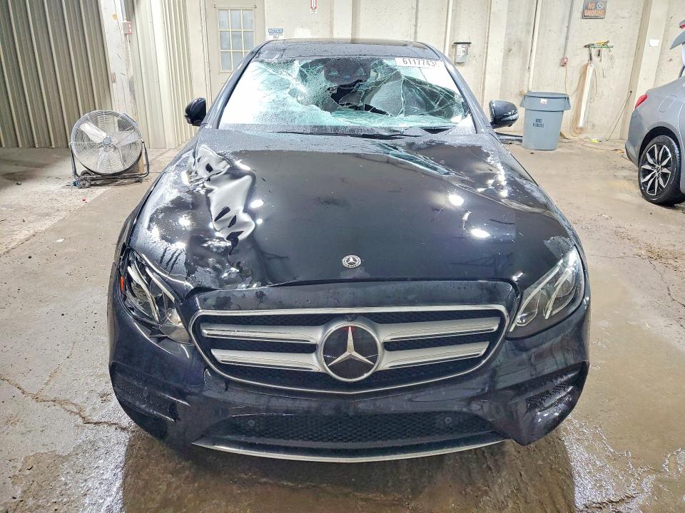 Продажа на аукционе авто 2019 Mercedes-benz E, vin: WDDZF6JB6KA555112, номер лота: 61177436