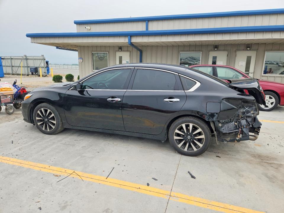 61581556 :رقم المزاد ، 1N4AL3AP1JC240060 vin ، 2018 Nissan Altima مزاد بيع