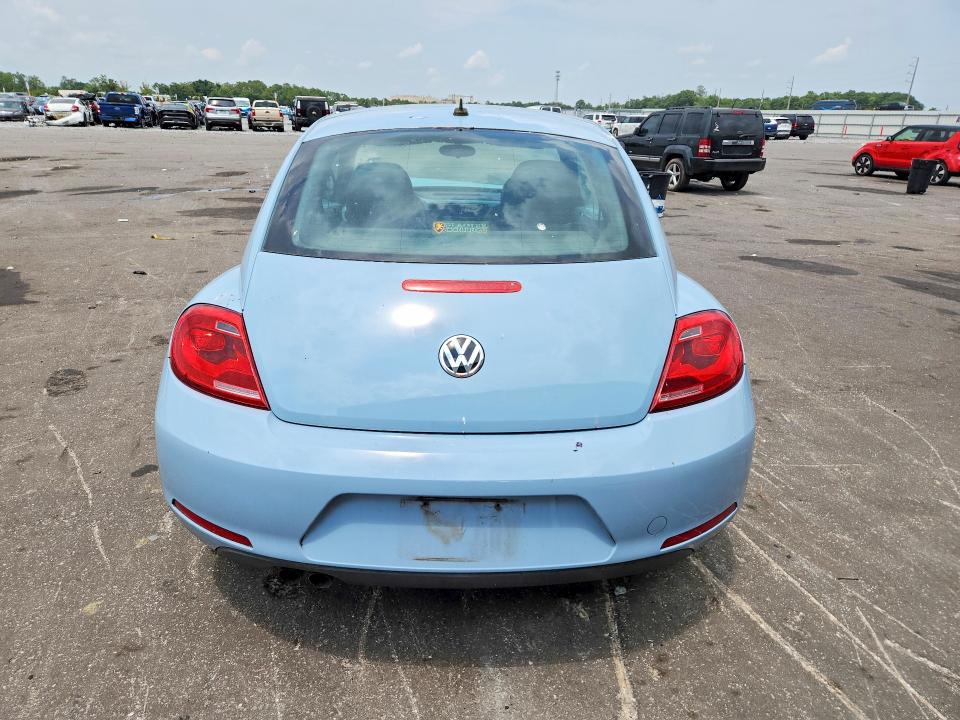 63052106 :رقم المزاد ، 3VWJX7ATXCM605739 vin ، 2012 Volkswagen Beetle مزاد بيع