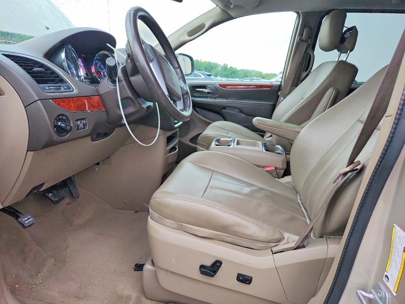 63425396 :رقم المزاد ، 2C4RC1BG8DR778153 vin ، 2013 Chrysler Town & Country مزاد بيع
