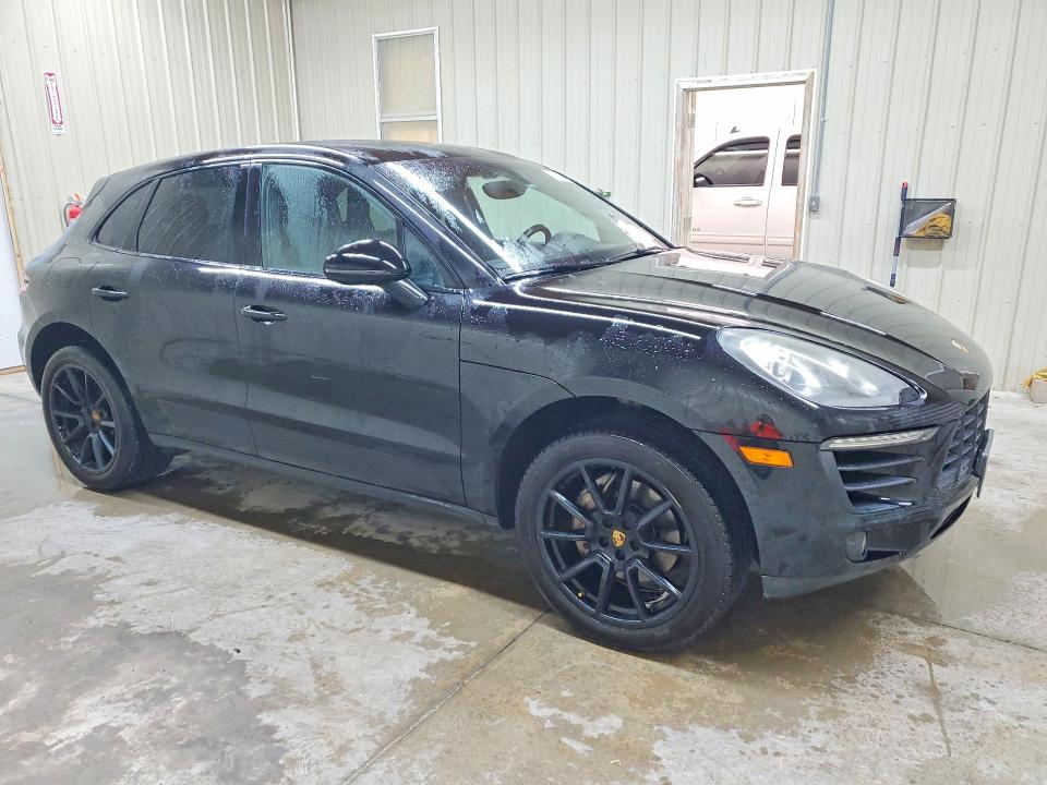 62774306 :رقم المزاد ، WP1AB2A50FLB52533 vin ، 2015 Porsche Macan مزاد بيع