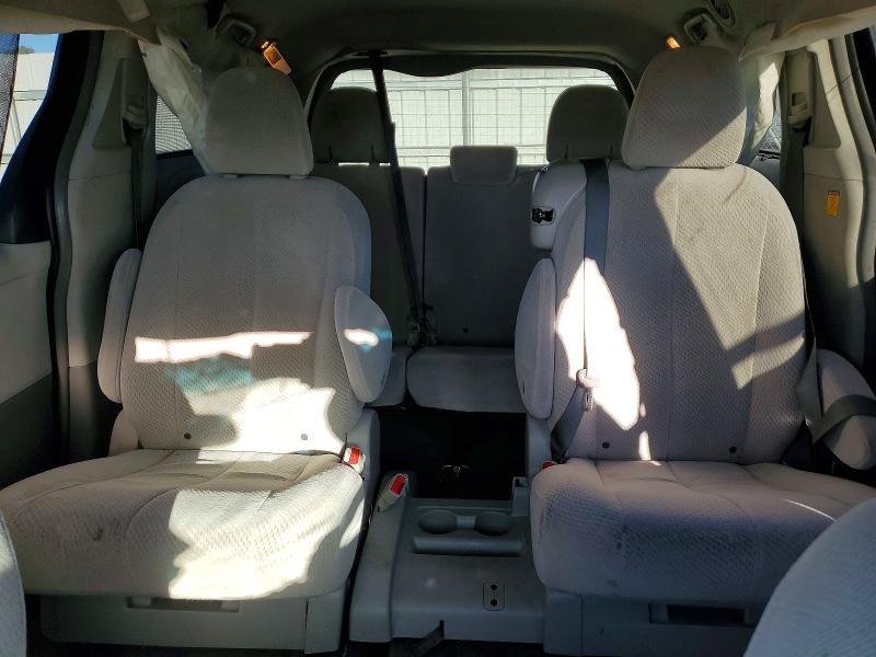 63214206 :رقم المزاد ، 5TDKK3DC5CS191506 vin ، 2012 Toyota Sienna مزاد بيع