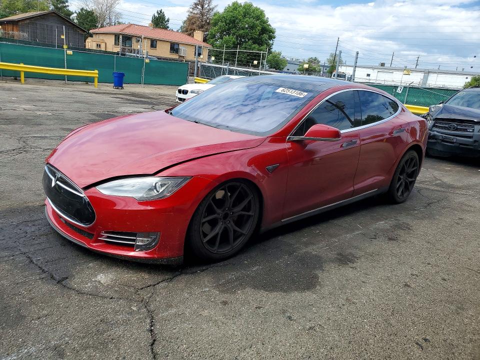 2015 Tesla Model S მანქანა იყიდება აუქციონზე, vin: 5YJSA1E25FF114902, აუქციონის ნომერი: 62513186