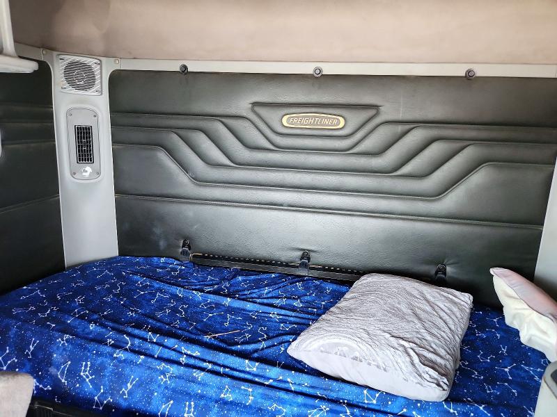 Продажа на аукционе авто 2007 Freightliner Cst120, vin: 1FUJBBCG57LW33453, номер лота: 62445236