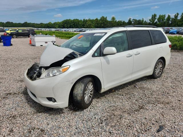2015 Toyota Sienna მანქანა იყიდება აუქციონზე, vin: 5TDYK3DC3FS666486, აუქციონის ნომერი: 61177286