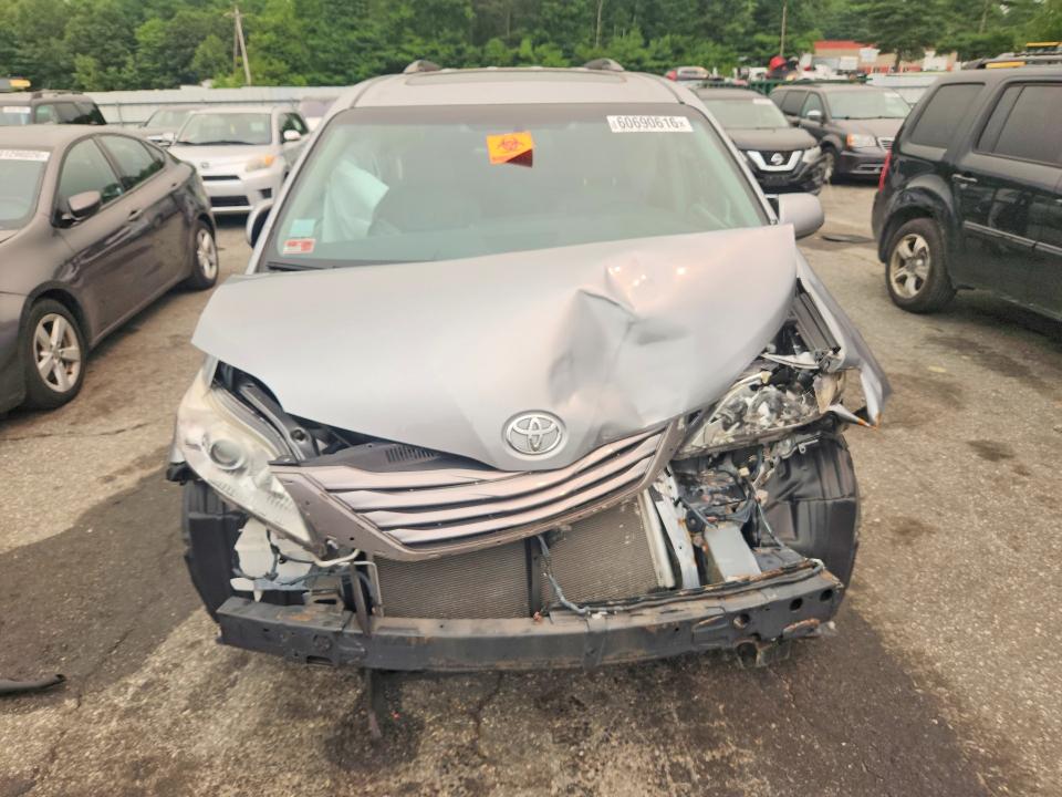 Продаж на аукціоні авто 2017 Toyota Sienna, vin: 5TDYZ3DC6HS851405, номер лоту: 60690616